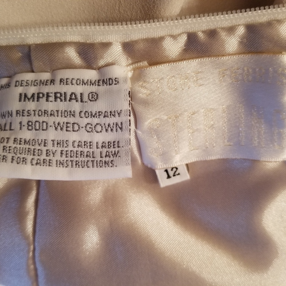 Ivory full length evening gown. - Picture 8 of 8